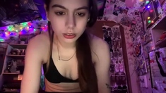 Brunette Couch Webcam Solo Fun Masturbating