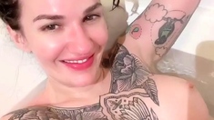 Amateur Webcam Babes Going Solo