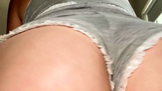 Webcam big booty brunette fucking machine toy hard