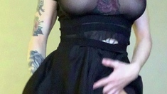 Big boob brunette masturbates on webcam