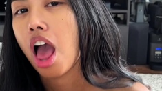 Homemade amateur blonde teen blowjob and cumshot