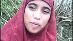 Desi Girl Shows Her Tits And Pussy In Forest
